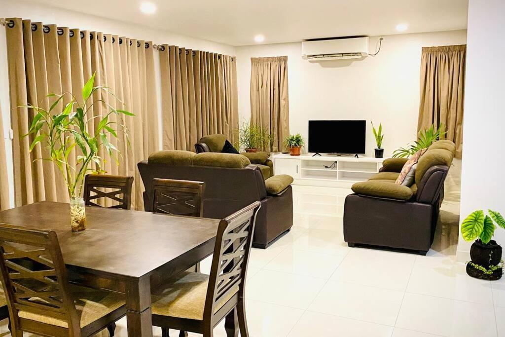 Lovely 4-Bedroom Holiday Home With Free Parking. Lautoka Eksteriør billede