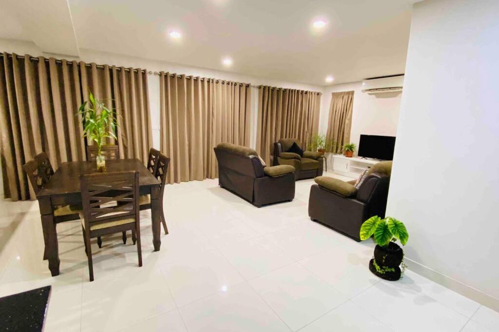 Lovely 4-Bedroom Holiday Home With Free Parking. Lautoka Eksteriør billede
